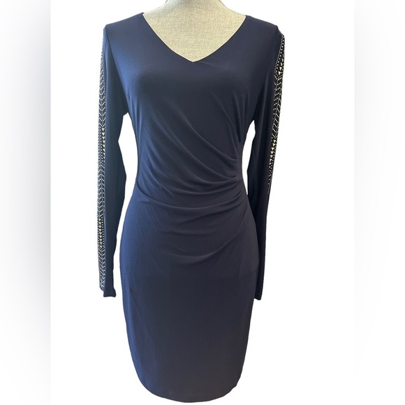 Guess stretch dress with appliqué detail - Picture 2 of 3